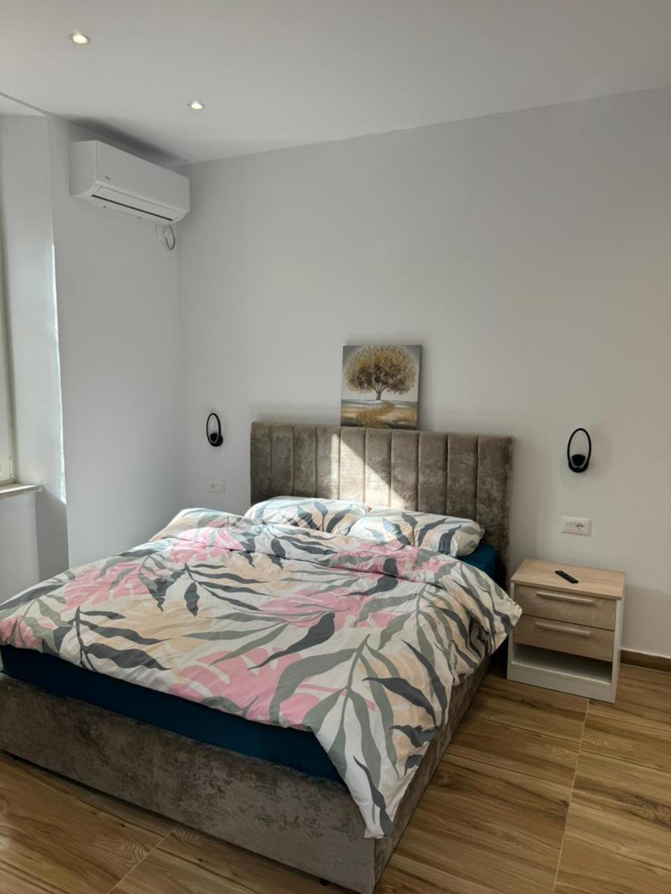 Vila 21 At Blloku Area Tiranë Eksteriør bilde