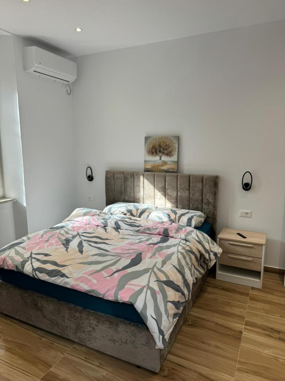 Vila 21 At Blloku Area Tiranë Eksteriør bilde