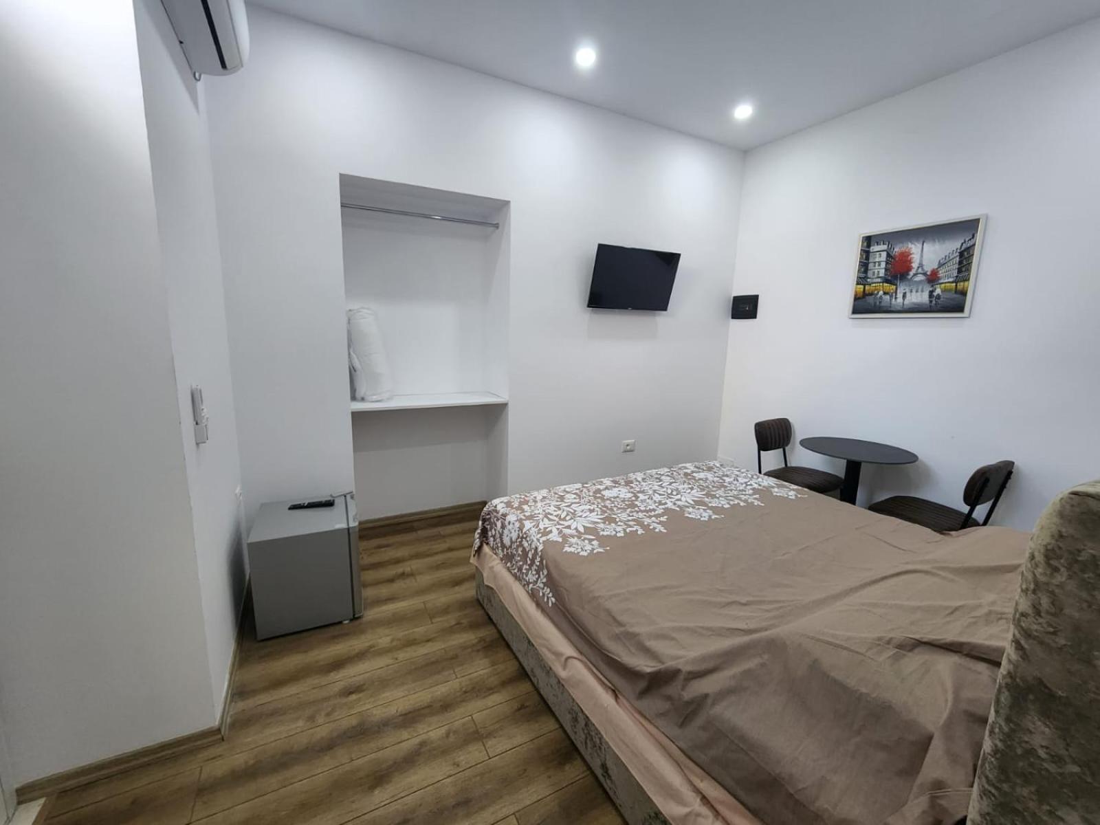 Vila 21 At Blloku Area Tiranë Eksteriør bilde