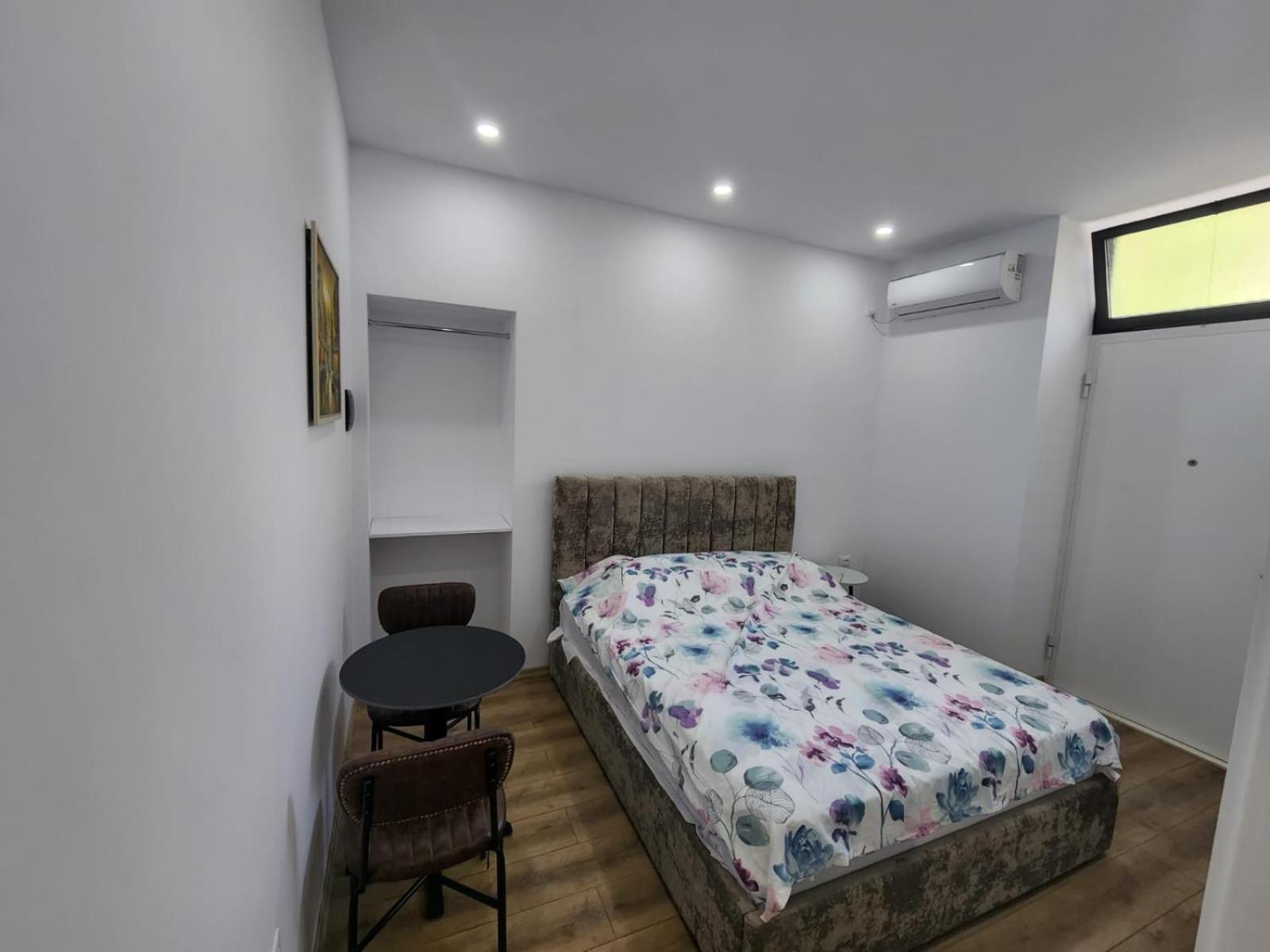 Vila 21 At Blloku Area Tiranë Eksteriør bilde