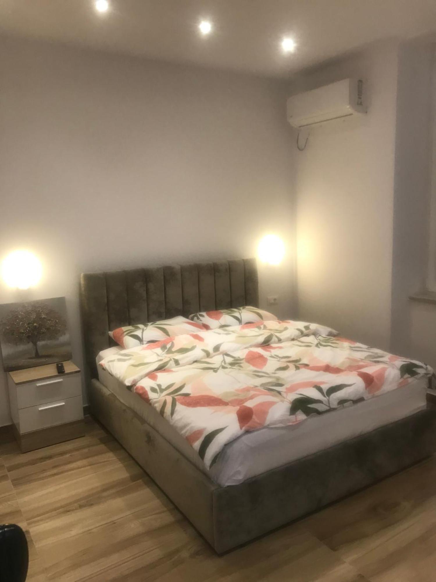 Vila 21 At Blloku Area Tiranë Eksteriør bilde