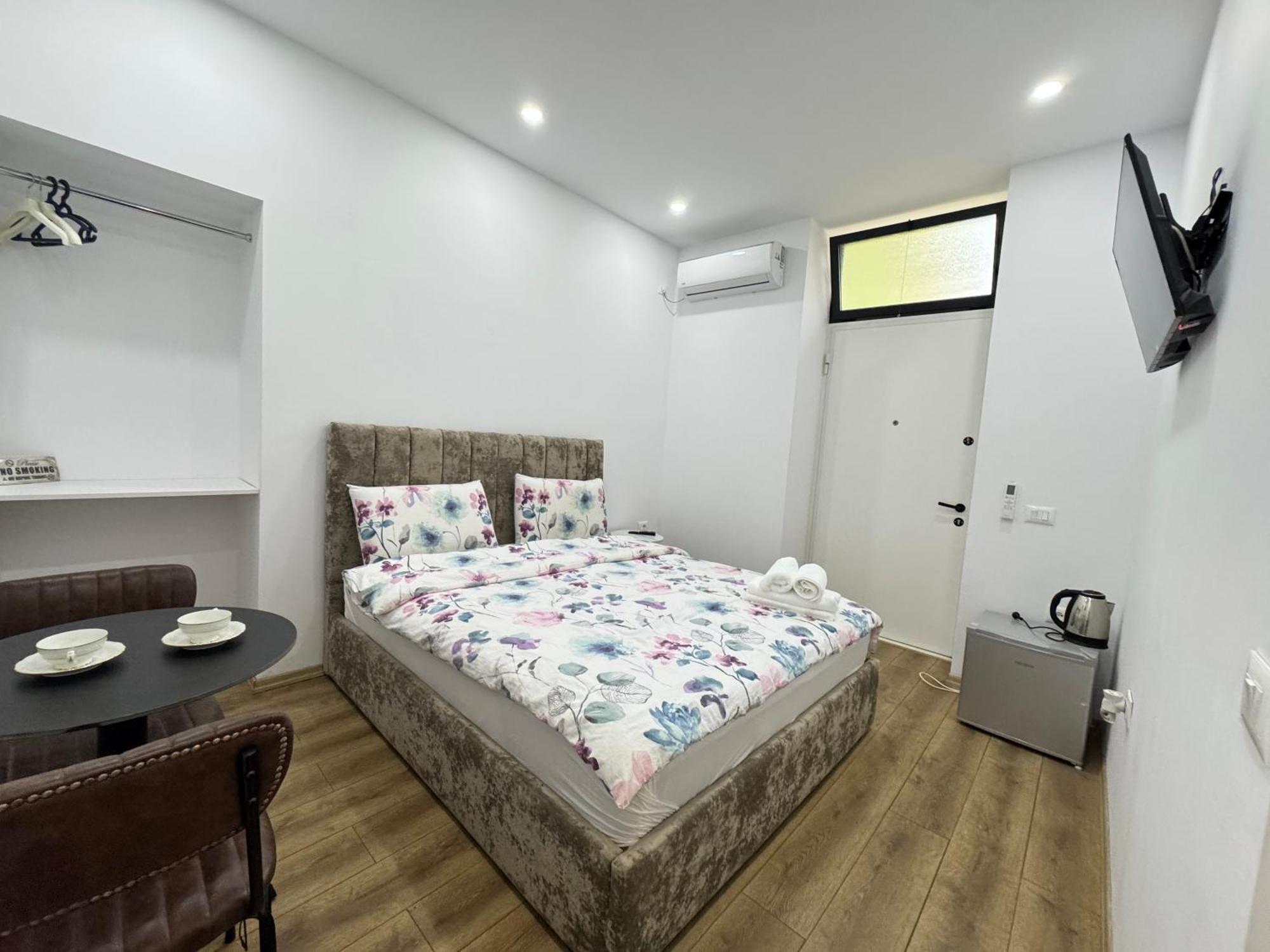 Vila 21 At Blloku Area Tiranë Eksteriør bilde