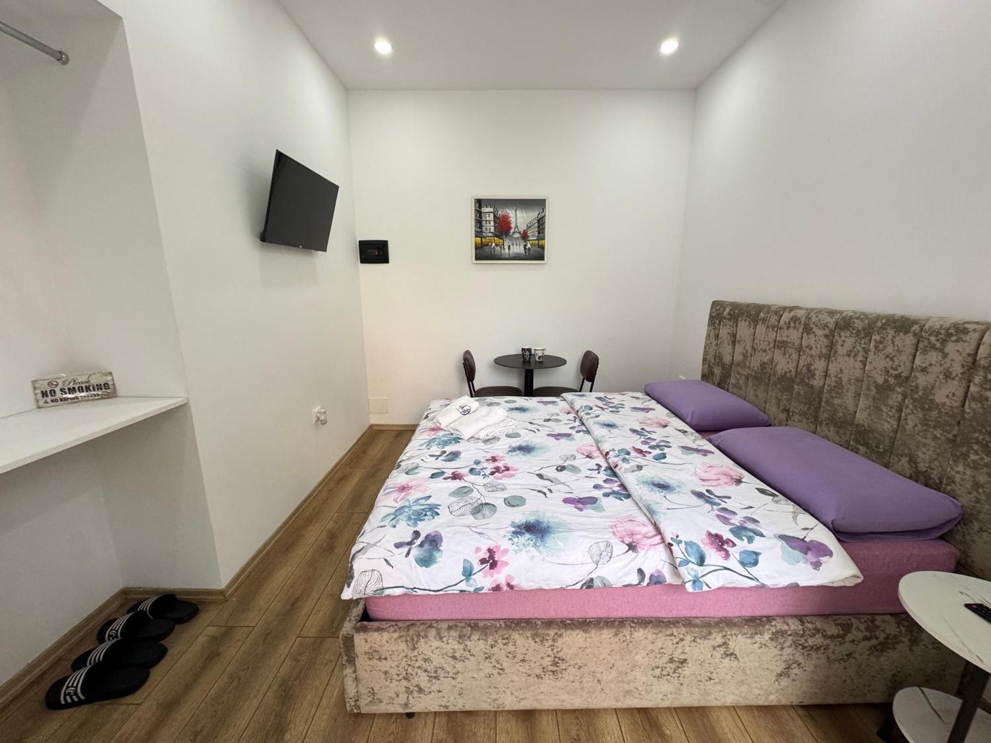 Vila 21 At Blloku Area Tiranë Eksteriør bilde